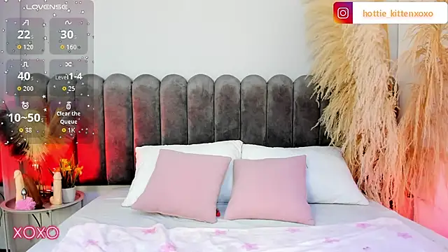 Viollet xoxo online show from September 15, 7:36 pm