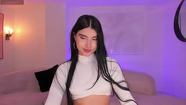 Snapshot of MiaLaurence chatting on November 8, 7:34 pm MiaLaurence online show from November 8, 7:34 pm