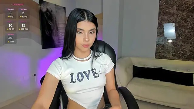 Snapshot of MiaLaurence chatting on November 27, 7:05 pm MiaLaurence online show from November 27, 7:05 pm