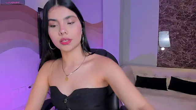 Snapshot of MiaLaurence chatting on November 29, 7:17 pm MiaLaurence online show from November 29, 7:17 pm