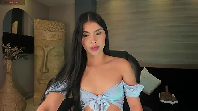 MiaLaurence online show from April 8, 7:14 pm