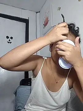 Snapshot of kiannie01 chatting on October 13, 6:08 pm kiannie01 online show from October 13, 6:08 pm