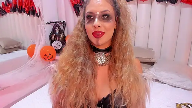 CataRicci online show from October 31, 7:15 pm