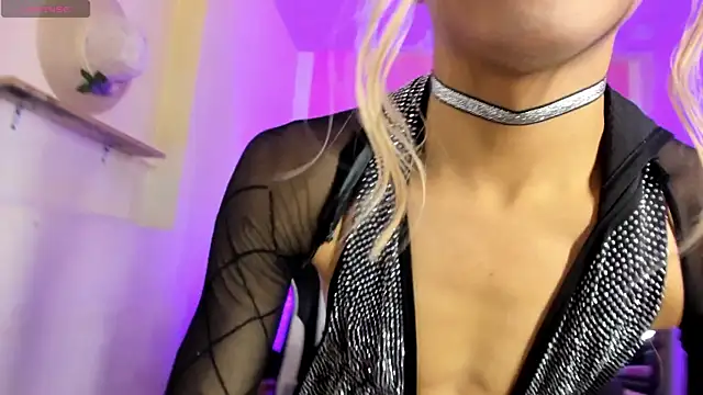 Snapshot of Katy_bratz_ chatting on April 26, 3:15 am Katy bratz online show from April 26, 3:15 am