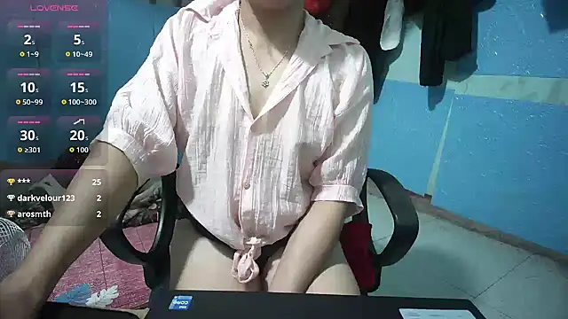 Snapshot of Xue_weng chatting on September 23, 10:46 pm Xue weng online show from September 23, 10:46 pm