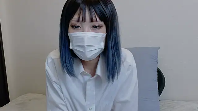 sarina at online show from April 25, 7:33 am