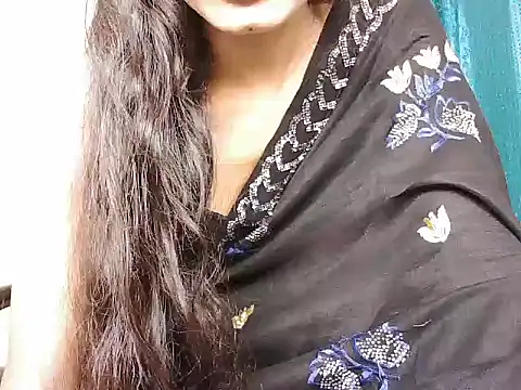 ROSE GOLDE online show from September 14, 5:01 pm