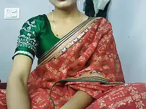 ROSE GOLDE online show from November 20, 4:18 pm