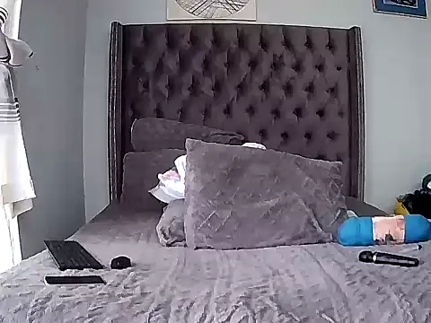 CouplesX96xx online show from December 16, 9:58 am