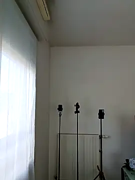 iamlalamilano online show from April 20, 11:13 am