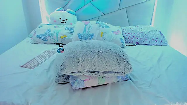 Sweeetcurvyx online show from October 15, 6:13 am