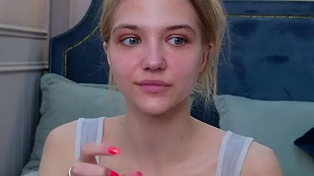Snapshot of 4example_Chloe chatting on May 10, 5:45 am 4example Chloe online show from May 10, 5:45 am