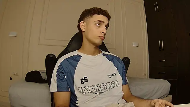 Snapshot of nathan_shimmer chatting on February 5, 10:36 pm nathan shimmer online show from February 5, 10:36 pm