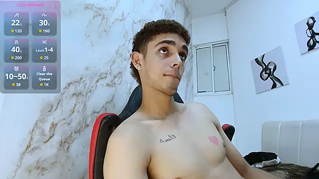 Snapshot of nathan_shimmer chatting on February 19, 12:06 am nathan shimmer online show from February 19, 12:06 am