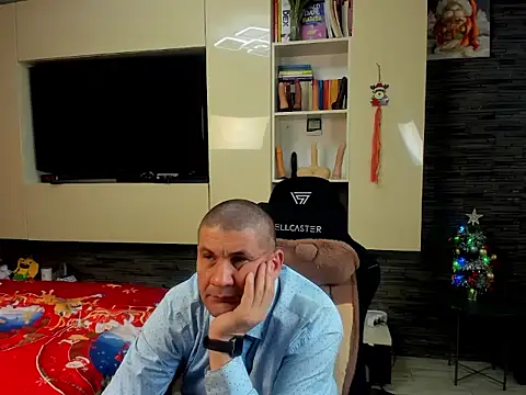 SpartacusDaddy48 online show from January 6, 6:00 pm