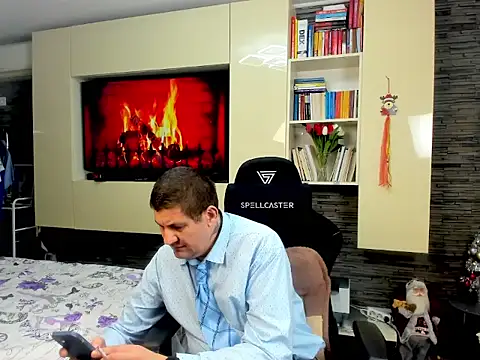 SpartacusDaddy48 online show from February 9, 4:00 pm