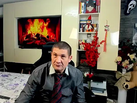 SpartacusDaddy48 online show from March 12, 6:14 pm