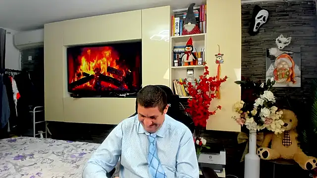 SpartacusDaddy48 online show from March 26, 12:55 pm