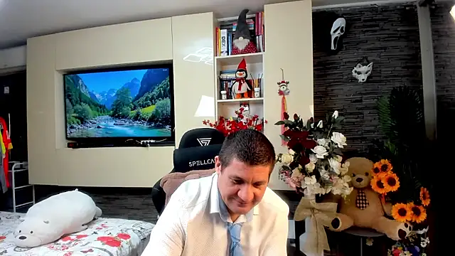 SpartacusDaddy48 online show from June 1, 5:03 pm