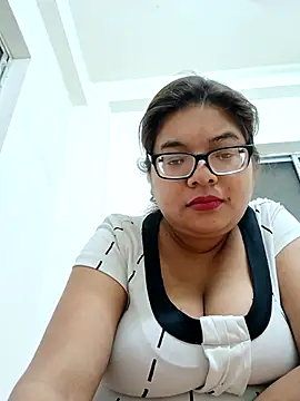 Snapshot of Elie_couple143 chatting on December 1, 8:03 pm Elie couple143 online show from December 1, 8:03 pm