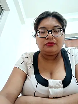 Snapshot of Elie_couple143 chatting on December 3, 7:38 am Elie couple143 online show from December 3, 7:38 am