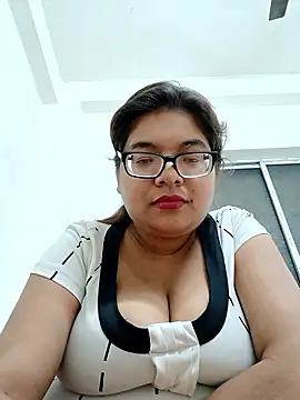 Snapshot of Elie_couple143 chatting on December 17, 6:47 pm Elie couple143 online show from December 17, 6:47 pm