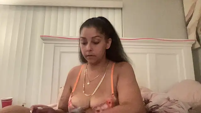 sweetnjuicyyy online show from October 15, 5:18 am