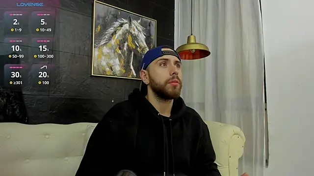 Maximo Wolff online show from November 7, 8:20 pm