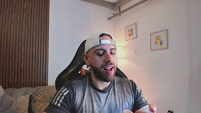 Maximo Wolff online show from February 14, 8:27 pm