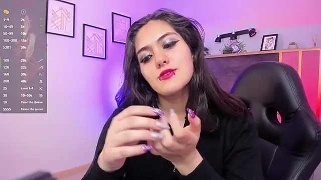 Snapshot of Azurra_amatto2 chatting on October 8, 8:28 pm Azurra amatto2 online show from October 8, 8:28 pm