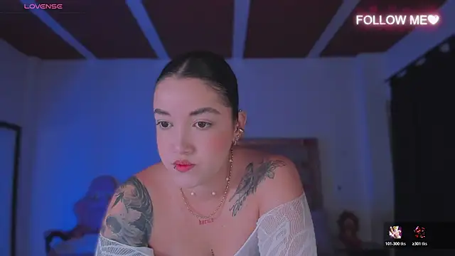 lunaarose online show from December 3, 12:07 am