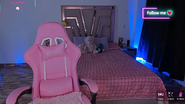 lunaarose online show from February 17, 3:47 am