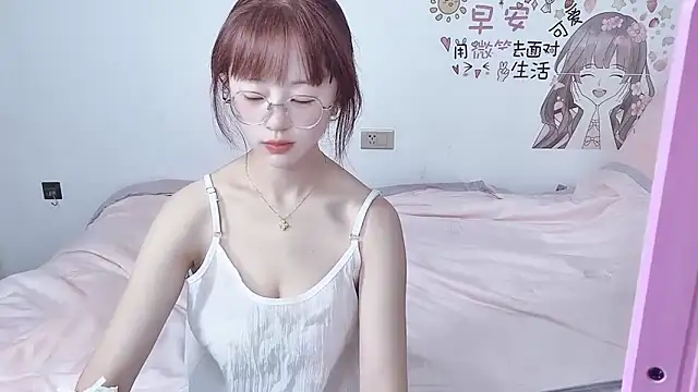 Snapshot of nini_a chatting on October 3, 1:24 am nini a online show from October 3, 1:24 am