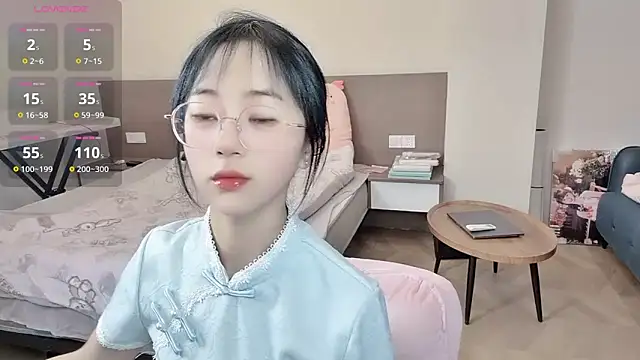 Snapshot of nini_a chatting on December 14, 4:29 am nini a online show from December 14, 4:29 am