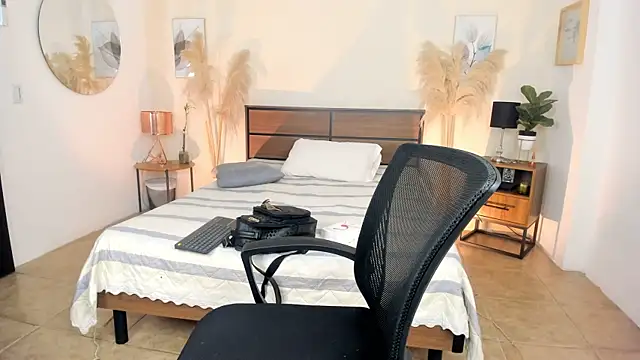 EmaaaBrown  online show from April 16, 3:35 pm