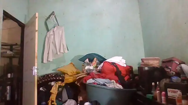 Snapshot of Nicky52 chatting on October 24, 3:36 am Nicky52 online show from October 24, 3:36 am