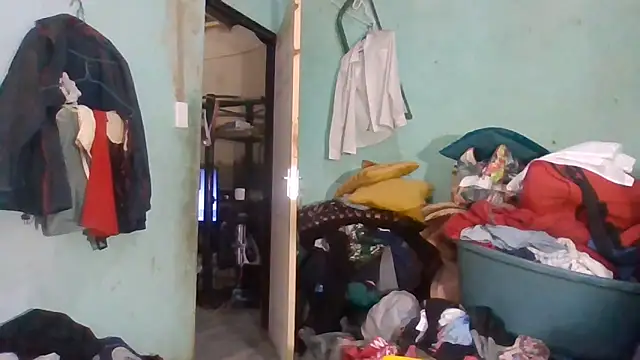 Snapshot of Nicky52 chatting on October 24, 3:41 pm Nicky52 online show from October 24, 3:41 pm