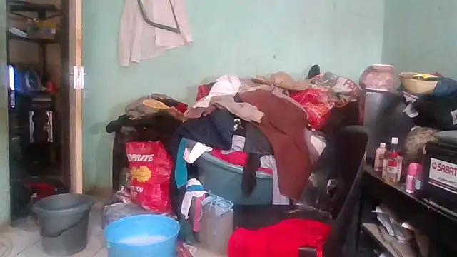 Snapshot of Nicky52 chatting on November 15, 6:55 am Nicky52 online show from November 15, 6:55 am