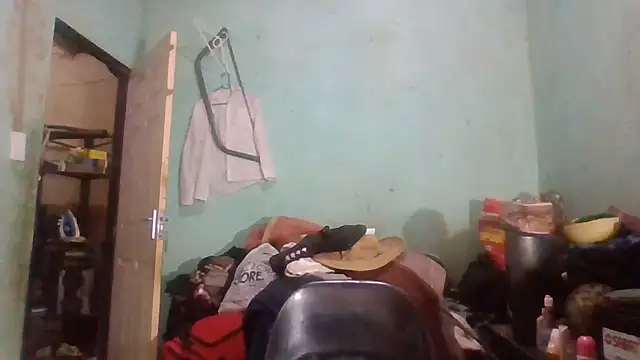 Snapshot of Nicky52 chatting on November 17, 4:29 am Nicky52 online show from November 17, 4:29 am