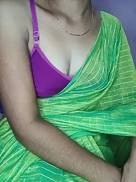 Snapshot of Nidhi_lovely chatting on July 2, 3:45 am Nidhi lovely online show from July 2, 3:45 am