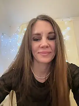 LucieMack online show from November 24, 3:45 pm