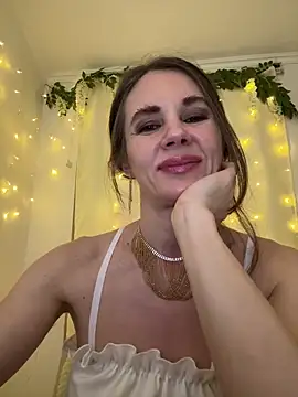 LucieMack online show from April 20, 7:26 pm