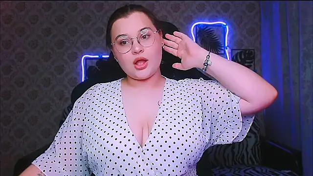 InLoveWithLife26 online show from January 13, 5:51 pm