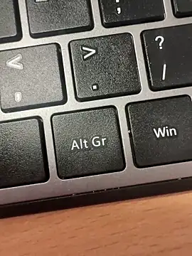 HiddenHoneyLDN online show from December 4, 11:52 am