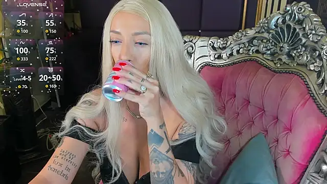 spicyxmilf online show from June 16, 4:26 am