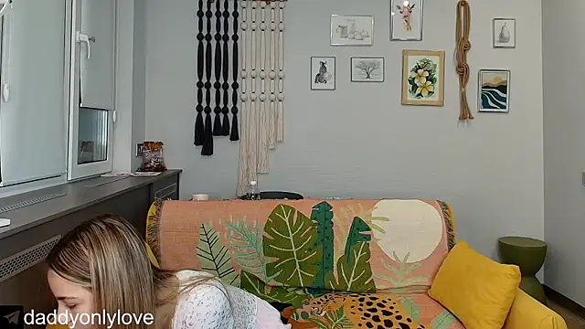 Snapshot of daddyonlyloveme chatting on October 9, 8:18 pm daddyonlyloveme online show from October 9, 8:18 pm