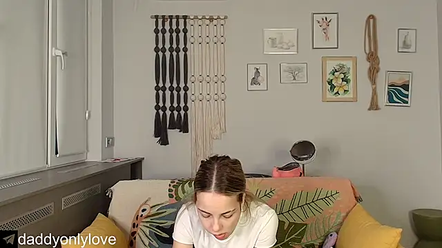 Snapshot of daddyonlyloveme chatting on November 2, 9:17 pm daddyonlyloveme online show from November 2, 9:17 pm