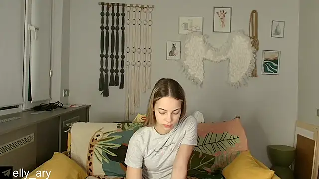 Snapshot of daddyonlyloveme chatting on November 29, 9:18 pm daddyonlyloveme online show from November 29, 9:18 pm