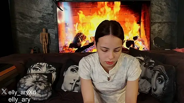 Snapshot of daddyonlyloveme chatting on February 20, 12:18 am daddyonlyloveme online show from February 20, 12:18 am