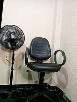 indiazinhabella27 online show from October 1, 4:40 am